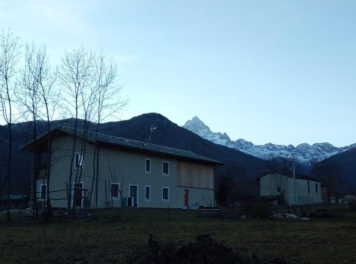 Ferienwohnung Semi Al Vento: La Bio-Casa Nel Giardino Incantato! Paesana Exterior foto